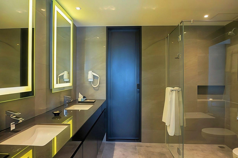 Bathroom 4, Grand Swiss-Belhotel Darmo Surabaya, Surabaya