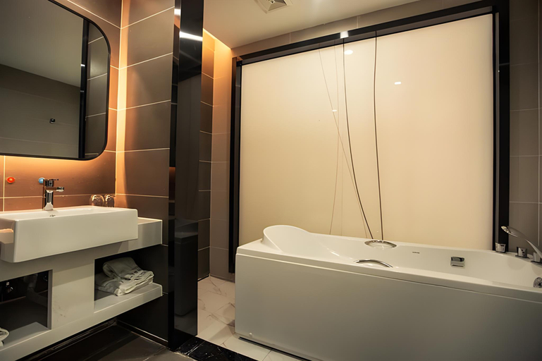 Bathroom, UP and IN Hotel Jiangsu Zhengjiang Danyang Economic Development Zone District Gedan Road, Zhenjiang