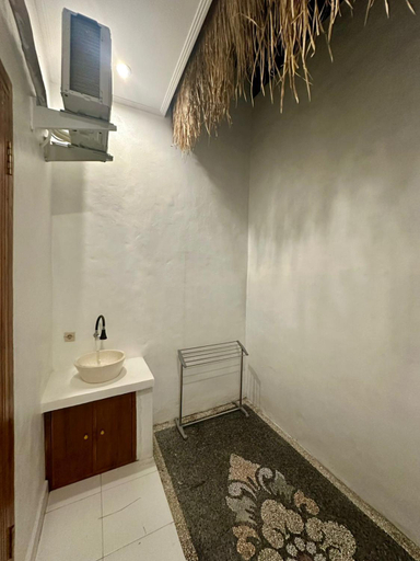 Bathroom 5, Casa Feliz Guest House, Bangli