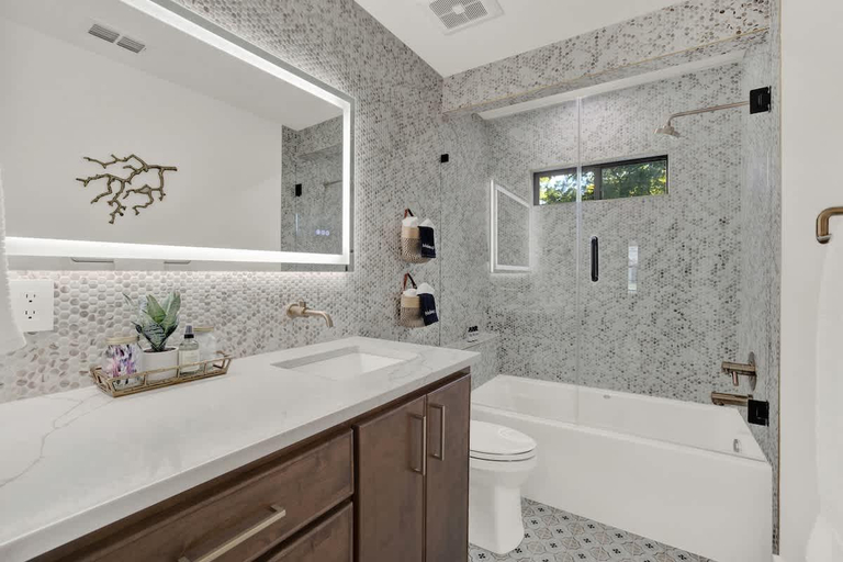 Bathroom 3, Creeks Edge Peaceful Retreat with Firepit, Gillespie