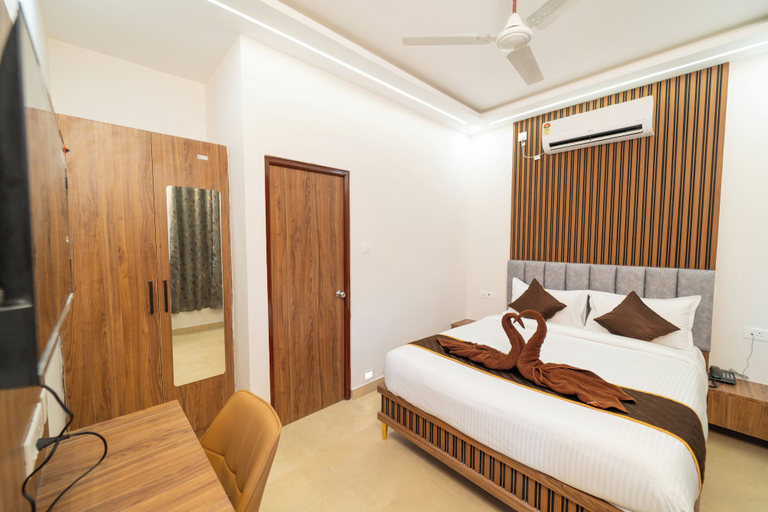 Room 4, MATHI RESIDENCY, Chennai