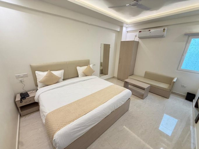 Bedroom 5, HOTEL CROWN PLAZA, Kaushambi