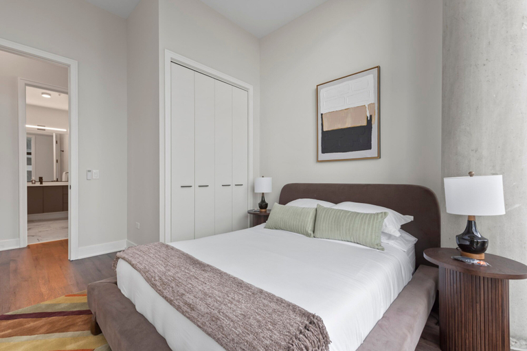 Room 2, Fulton Market Penthouse 4BR Family Fun Views, Cook