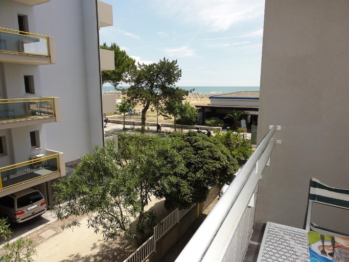 Balcony/terrace 5, Apartment in seafront condominium with terrace, Venezia