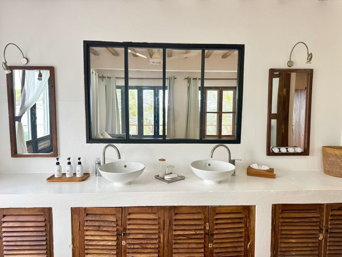 Bathroom 2, La Villa De Victor, Kaskazini 'A'
