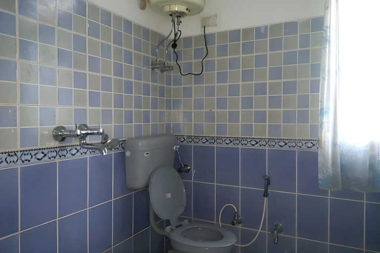 Bathroom, Himalayan Nomad Cottage, Manali, Kullu