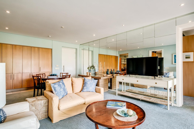 Room 2, Secure 2bed Apartment in the Marina Carradale 002, City of Cape Town