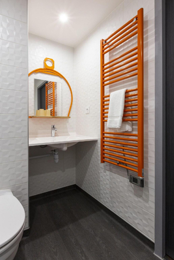Bathroom 4, Base Camp Lodge, Savoie