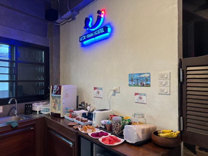Food & Drinks 5, Luck-Yimm Hostel, Phra Nakhon