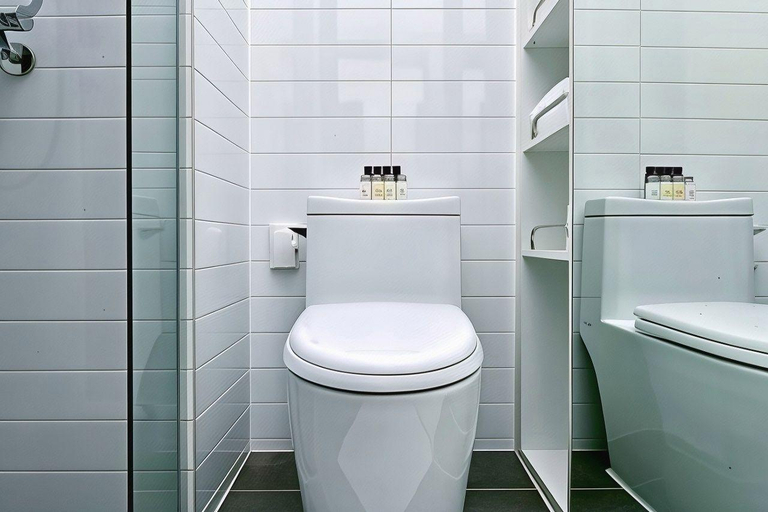 Bathroom 4, Skytop Hotel Incheon Airport, Jung
