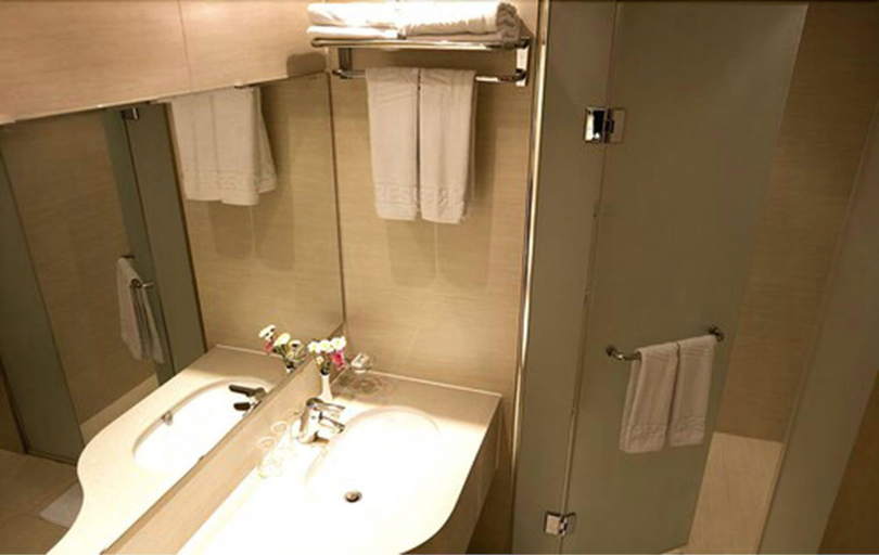 Bathroom 3, STX Resort Mungyeong, Mungyeong