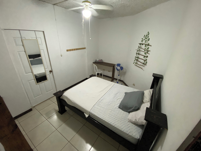 Room 2, Casa Todah B&B, Liberia