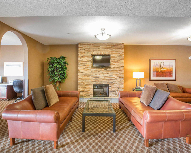 Public Area 2, Comfort Inn & Suites Airdrie, Division No. 6
