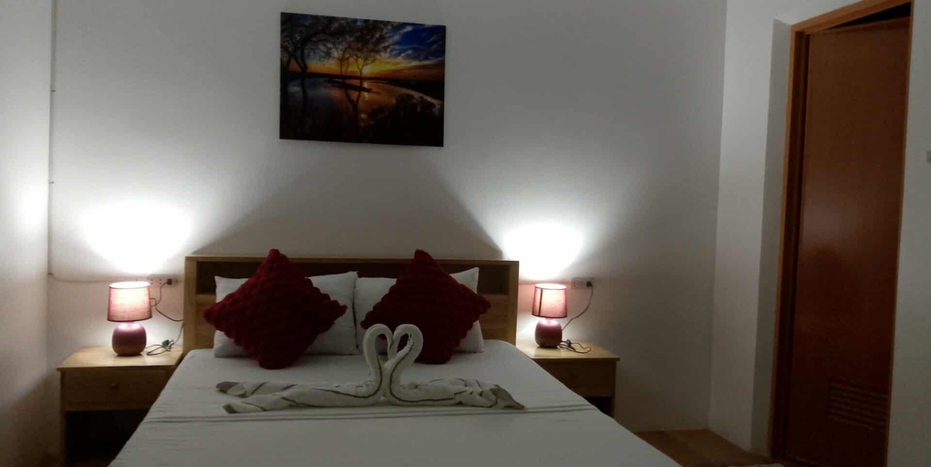 Bedroom 2, A&C Aquino Guesthouse, Moalboal