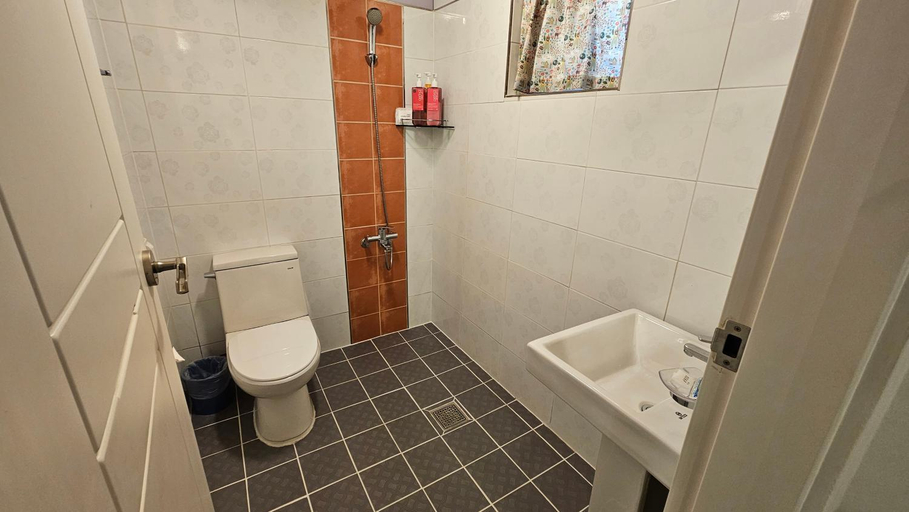 Bathroom 3, Ttiamo Pension, Gyeongju