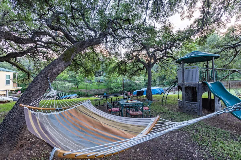 4, Red Bird Cabin Studio Retreat, Llano