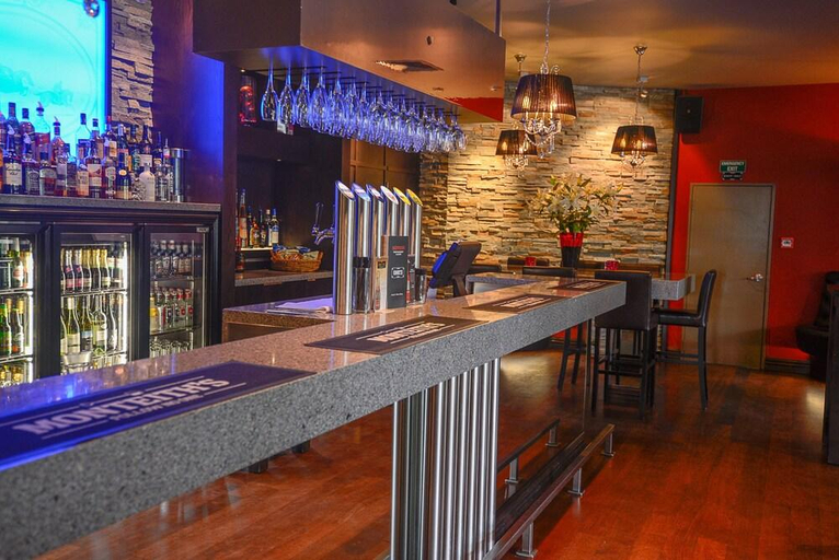 Food & Drinks 3, Racecourse Hotel and Motor Lodge, Christchurch