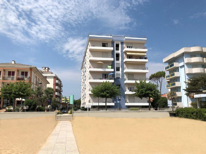 Exterior view 5, Apartment in seafront condominium with terrace, Venezia