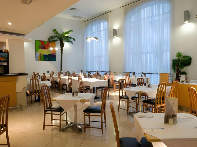 Food & Drinks 5, Blubay Apartments