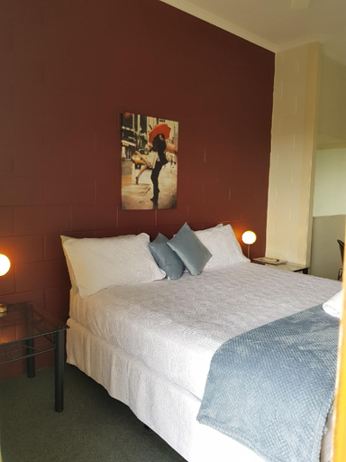 Bedroom 4, Harbour Lodge Motel, Gladstone