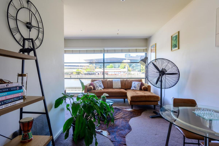 5, Luxurious Apartment in the heart of Docklands, Melbourne