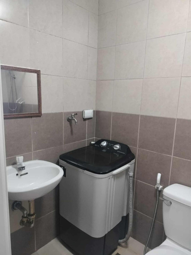 2, Luxurious Condo in Quezon City with Private Pool and City Views, Quezon City