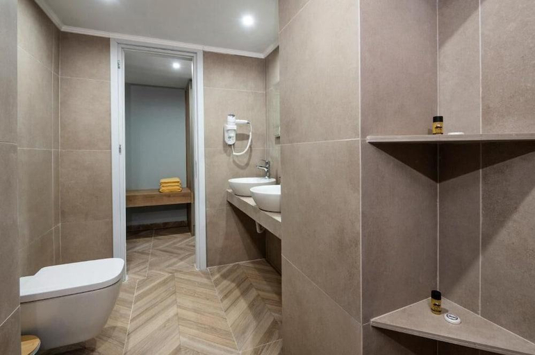 Bathroom 3, Galaxy Hotel, Peloponnese