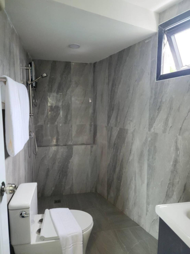 Bathroom 4, iCheck inn Darisa Patong, Phuket Island