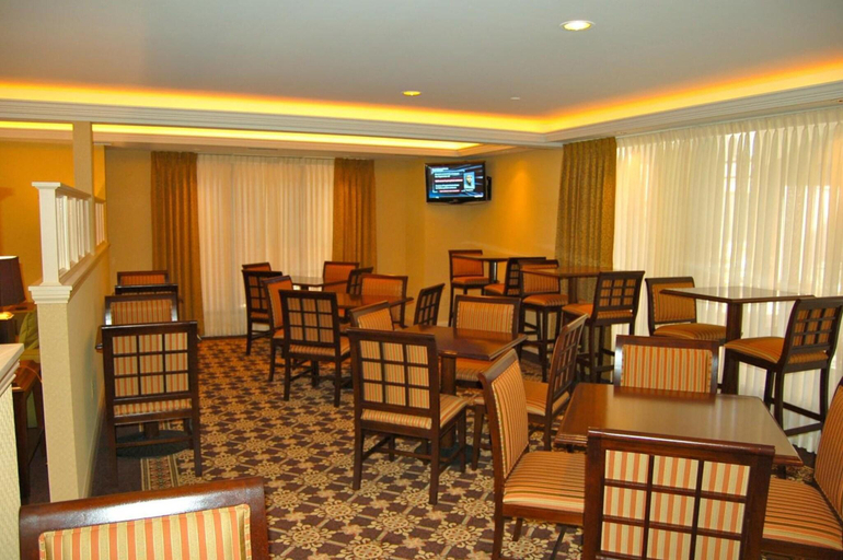 Food & Drinks 5, Ann Arbor Regent Hotel & Suites, Washtenaw