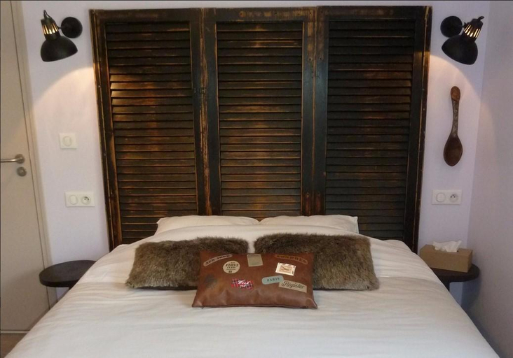 Bedroom 2, Auberge du Vieux Lanas Logis Hotel Restaurant, Ardèche