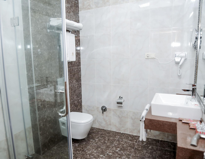 Bathroom 5, GM City Hotel, Baku
