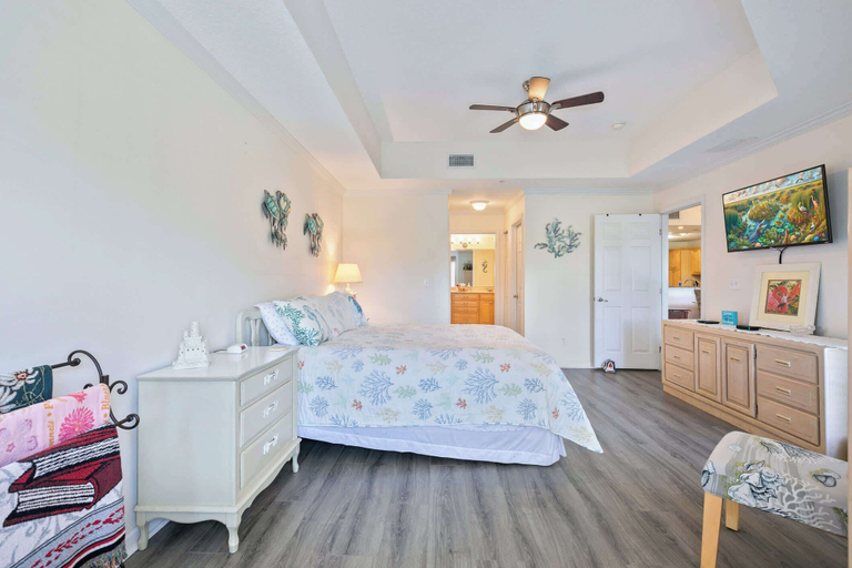 Room 3, Beachfront Bliss: St. Augustine 2BD Luxury, Saint Johns