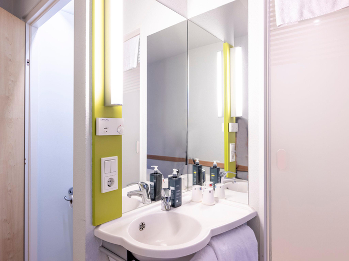 Bathroom, B&B HOTEL Dusseldorf-Lintorf, Mettmann