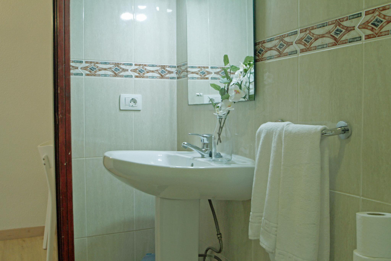 Bathroom 5, Apartamentos Caribe, Santa Cruz de Tenerife