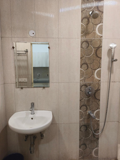 Bathroom 2, PLUTO HOMES, Gautam Buddha Nagar