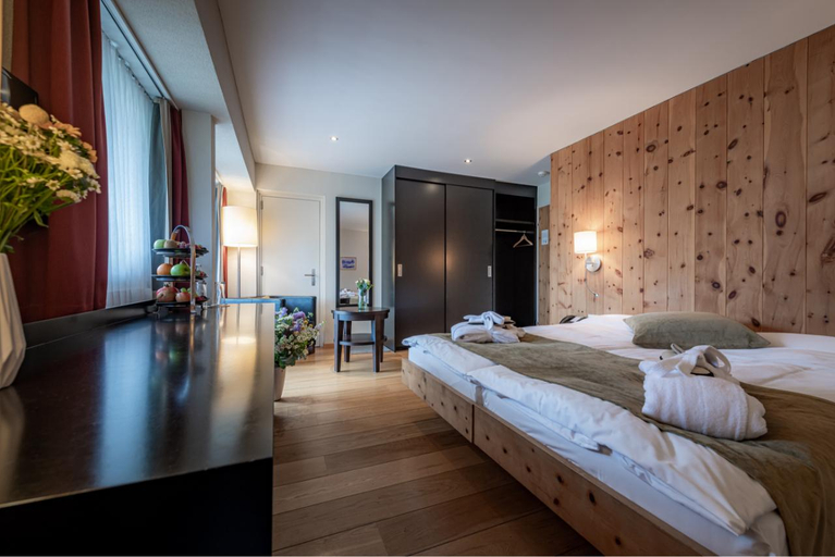 Bedroom 3, Adula, Imboden