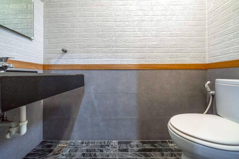 Bathroom, City Door 小城門寵物友善包棟民宿, Tainan
