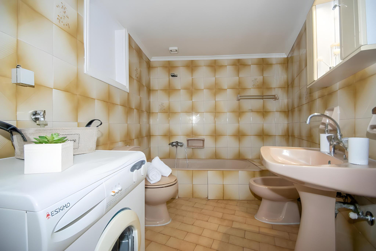 Bathroom, Pearly Sunset, Ionian Islands