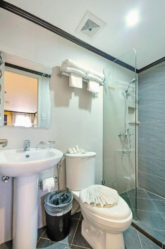 Bathroom 4, Red Coco Inn de Boracay, Malay
