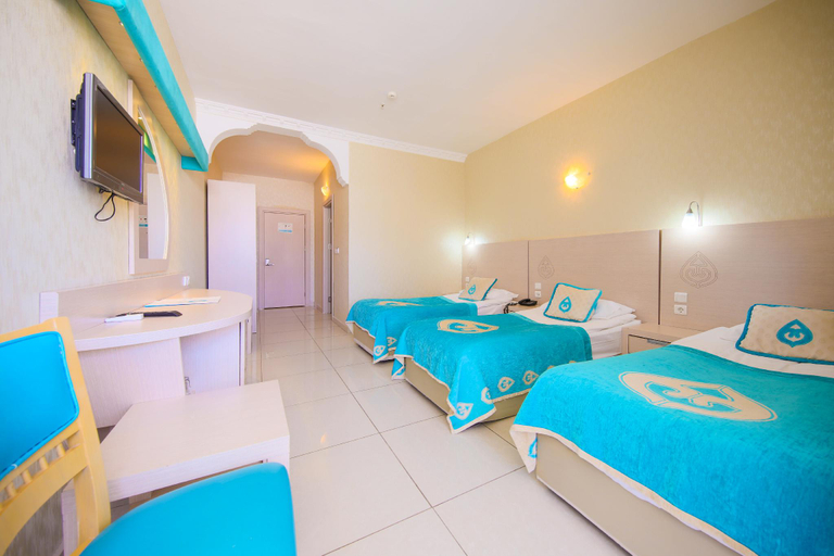 Bedroom 4, Daima Biz Hotel, Kemer