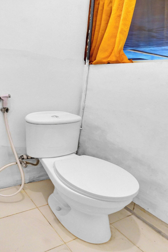 Bathroom 4, BTC Syariah Guesthouse, Malang