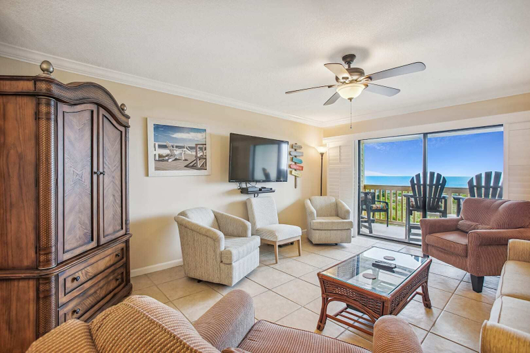 Living area 2, St. Augustine's Luxury Beachfront Oasis, Saint Johns