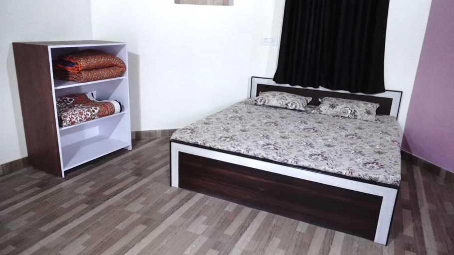 Room 3, Shyam Luxurious Huts & Guest House, Sikar