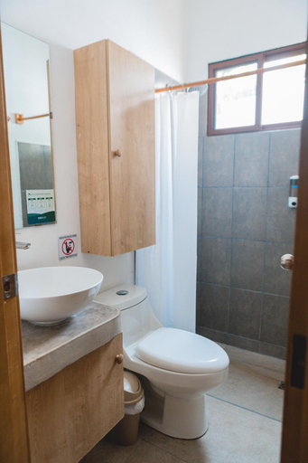 Bathroom 4, Coco Surf Tropical Village, La Libertad