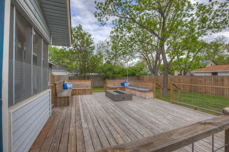 Entrance 4, Gorgeous Bluebonnet House with Deck and Fire Pit, Gillespie