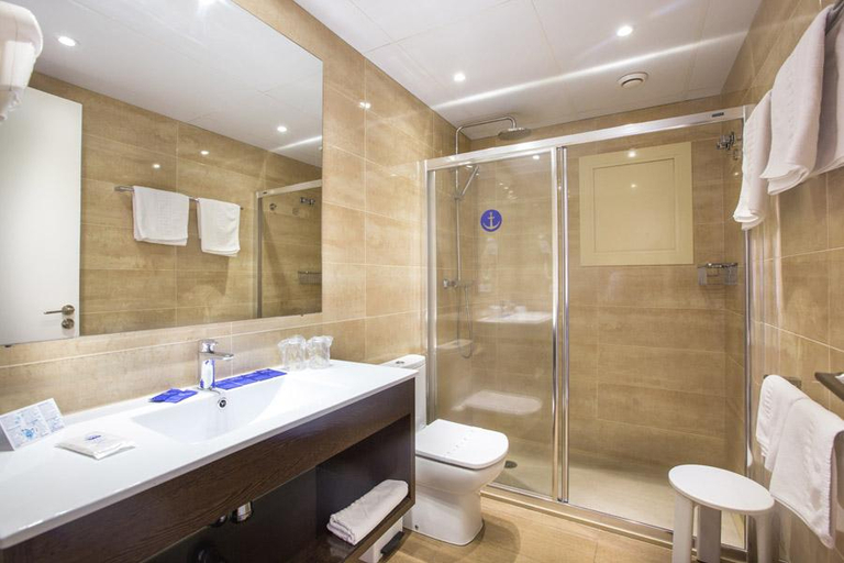 Bathroom 5, Hotel La Carolina, Girona