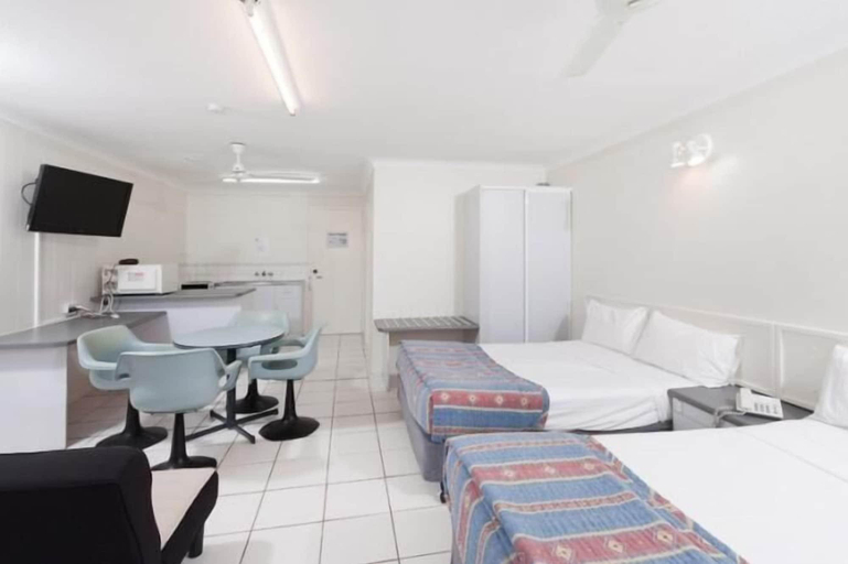 Bedroom 3, Cairns Holiday Lodge, Cairns