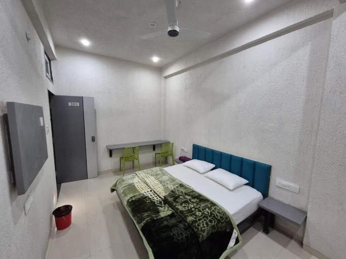 Room 2, HOTEL BLUEBERRY, Jabalpur