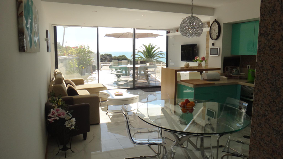Others 4, Fantastic Apartment On The Beach, Albufeira