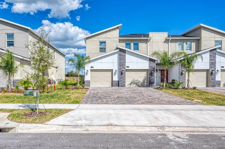 5, Modern Condo, Spacious Layout and Mickey Bedroom, Osceola